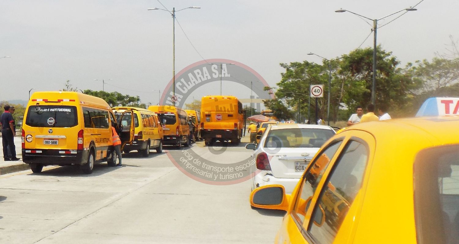 Transporte escolar, institucional y turístico de Agua Clara